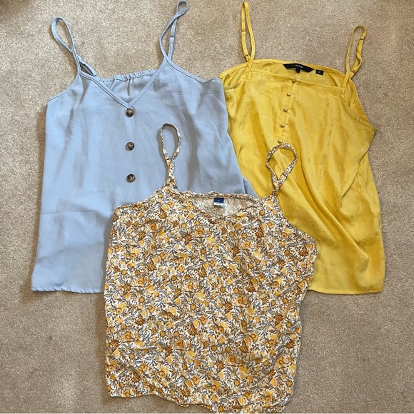 ❤️2/$30 - 3 flowy tank tops - Picture 3 of 8